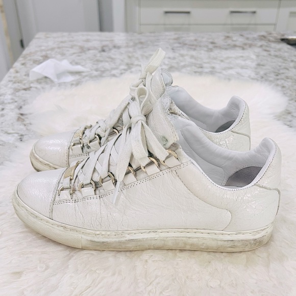 Authentic Balenciaga Pre-loved White Sneaker - Picture 5 of 9